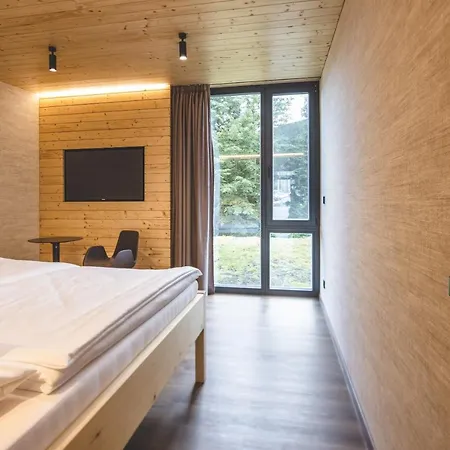 Forest Hotel *