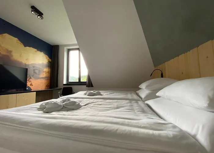 Forest Otel Vír